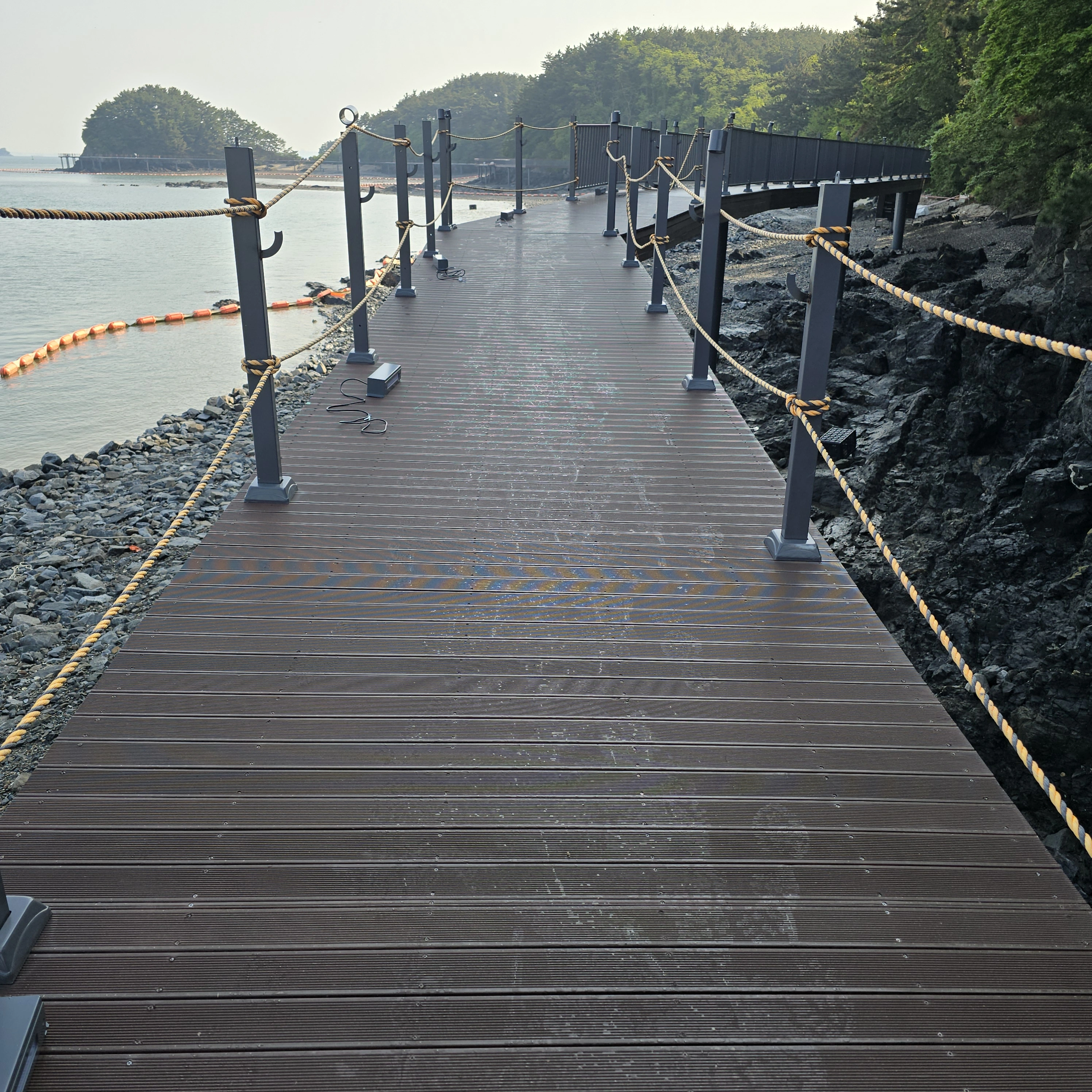 충북 청주 목재 데크 시공