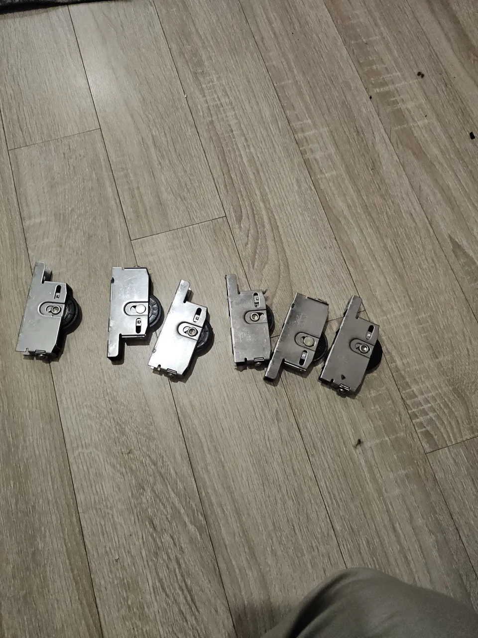경기 안성 여닫이문 조정
