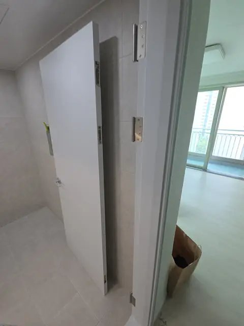 문 경첩 교체 경기 수원