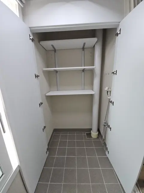 베란다 수납장 시공 — 다용도실